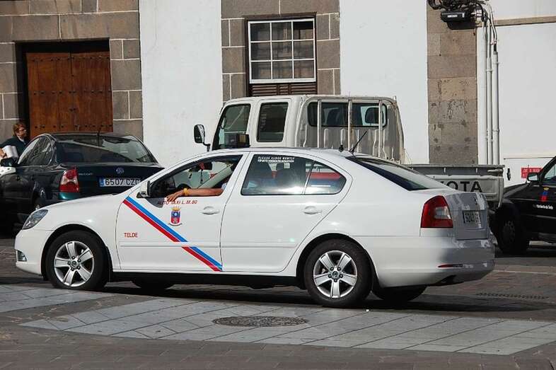Taxis en la parada de San Juan (Foto TA)